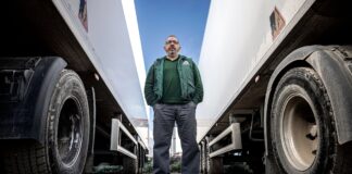 Más muertes en el sector con más extraña en España: «Muchos dejan el camión por miedo» | Negocio
