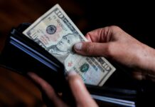 Daniel Nemaa ordena deudas para los clientes del CFN | Economía | Noticias