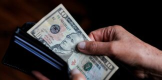 Daniel Nemaa ordena deudas para los clientes del CFN | Economía | Noticias