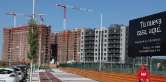 Las grúas regresan al paisaje español para aflojar la crisis inmobiliaria | Negocio