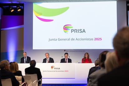 Desde la izquierda, Francisco Cuadrado (presidente ejecutivo de Santillana), Pablo Jiménez de Parga (Secretario del Consejo del Grupo Hurda) Joseph Oughourlian (Presidente de la Junta de Directores del Director del Puris del Grupo Puris).