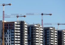 El euríbor prolonga su racha de caídas y abarata las hipotecas en más de 1.600 euros al año | Economía