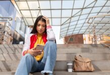 Condenan a Sony a pagar el móvil de sustitución que un cliente tuvo que comprar después de gastarse 700 euros en un terminal defectuoso | Mis Derechos | Economía