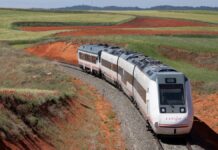 Varios trenes afectados por una avería en la catenaria en Navarra