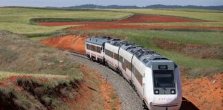 Varios trenes afectados por una avería en la catenaria en Navarra