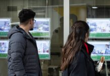 Según un estudio, el problema residencial empeora la soledad no deseada del negocio de los jóvenes