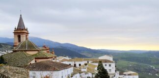 Jornada laboral: El pueblecito gaditano pionero en reducir un día de trabajo a sus empleados: “Van a estar más felices” | Economía