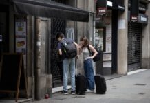 El consumo ordena que Airbnb bloquee más de 65,000 anuncios ilegales de pisos turísticos | Negocio