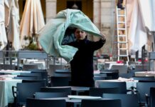 Las dos mayores subidas salariales de la última década se quedan cortas ante la escalada de precios | Economía