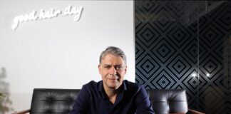 GHD: Los dos peluqueros británicos con los paneles del cabello, que fueron financiados por una legión de 10,000 personas influyentes