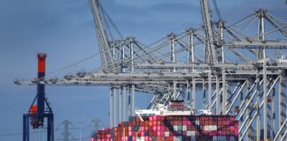 Bruselas endurece su posición en la guerra comercial con Estados Unidos al aumentar una fracción arancelaria de 95,000 millones de negocios