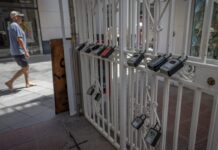 HISTLE El uso turístico de la casa: 21% de IVA para pisos de vacaciones y un nuevo impuesto para compradores adicionales | Negocio