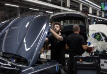 La jornada laboral acordada ya es de alrededor de 37 horas y media en el país vasco, Navarra y Cataluña | Negocio