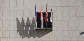 La justicia indica que es ilegal exigir que el vasco esté limpiando en refugios de animales