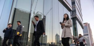 Vaya a una oficina y pretenda que está trabajando: el negocio que aumenta en China | Carta correspondiente