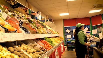 Una presencia efectiva en redes sociales abre nuevas oportunidades de negocio, permitiendo a las empresas atraer y retener clientes más allá de su ubicación geográfica.