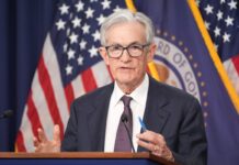 La Reserva Federal mantiene los tipos y prevé solo recortar 0,5 puntos este año pese a las presiones de Trump | Economía