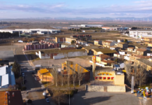 Un pueblo de Zaragoza de 1.200 habitantes se prepara para acoger a 2.200 trabajadores chinos, el doble de su población | Economía