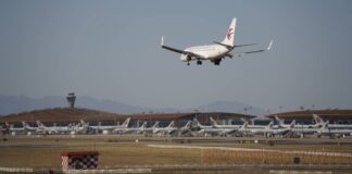 Aena llama a las aerolíneas chinas a multiplicar por seis su tráfico en Barajas y El Prat | Empresas