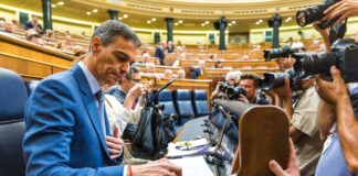 JP Morgan alerta de un aumento de la incertidumbre política en España por la corrupción | Economía