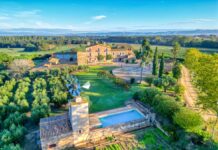 Las tres casas de la semana: 137 hectáreas y dos masías por 6,5 millones | Negocios