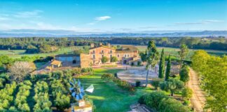 Las tres casas de la semana: 137 hectáreas y dos masías por 6,5 millones | Negocios