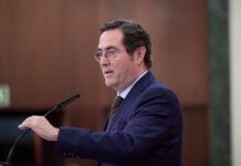 La patronal denuncia una “involución” del diálogo social y reivindica el papel de las empresas en la democracia | Economía