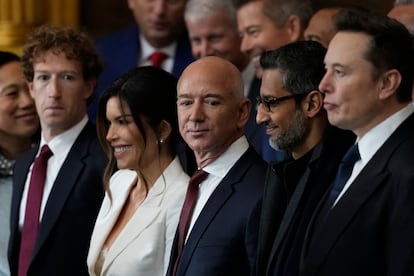 De izquierda a derecha, Mark Zuckerberg, Lauren Sánchez, Jeff Bezos, Sundar Pichai y Elon Musk, en la investidura de Donald Trump el pasado 20 de enero.  