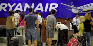 La Eurocámara insiste en que el viajero pueda subir el equipaje de mano a un avión sin sobrecoste | Empresas