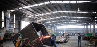 La OCDE alerta de que desglobalizar los procesos de producción restaría un 5% al PIB mundial | Economía