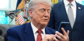 Trump lanza Trump Mobile, una operadora móvil virtual con un teléfono fabricado en Estados Unidos | Economía