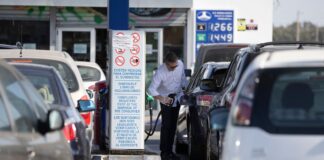 El sector de los carburantes desbanca a la construcción en la lista de morosos de Hacienda | Economía