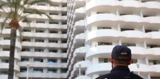 Asociaciones de policía y guardia civil se convierten en agencias inmobiliarias para cazar pisos de alquiler en Baleares | Economía