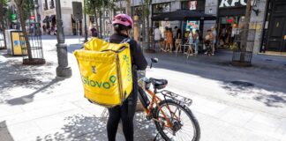 Glovo se defiende en el juicio contra Just Eat: “Preferimos trabajar con autónomos porque el repartidor lo prefiere” | Economía