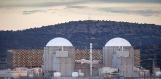 Las eléctricas plantearán este mes por primera vez una prórroga nuclear sin contrapartidas del Gobierno | Economía
