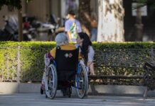 Las ayudas fiscales por cuidado de dependientes quedan sin efecto tras más de 10 años con los límites congelados | Economía nacional e internacional