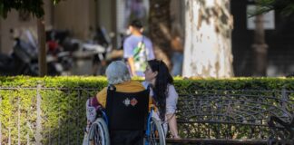 Las ayudas fiscales por cuidado de dependientes quedan sin efecto tras más de 10 años con los límites congelados | Economía nacional e internacional