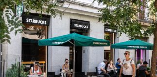 Starbucks contra los cafés de especialidad: la gran batalla en torno a la bebida de moda | Negocios