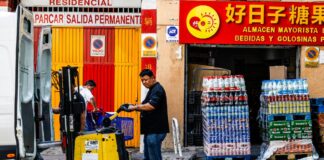 España supera por primera vez los tres millones de extranjeros afiliados a la Seguridad Social | Economía