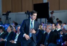 El BBVA se enfrenta a la ‘vía Banesto’ tras bloquear el Gobierno tres años la absorción del Sabadell | Economía