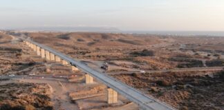 Alta presión sobre el Gobierno para alejar de la obra pública a las constructoras corruptas | España