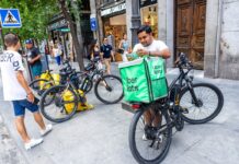 La Inspección inicia una investigación a Uber Eats, la gran plataforma que sigue usando autónomos | Economía