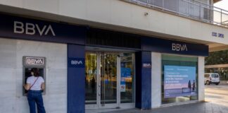 El BBVA gana un 9% más en el primer semestre y responde al Sabadell con 36.000 millones en pagos a los accionistas para 2028 | Economía