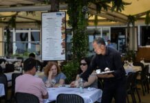 España supera por primera vez los 22 millones de trabajadores | Economía