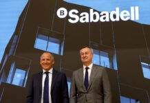El Sabadell niega que la venta de TSB al Santander sea una pinza para debilitar al BBVA | Economía