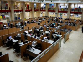 El Gobierno prevé aprobar las 35 horas para los empleados de la administración estatal en febrero | Economía