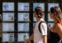 El circuito cerrado que atrapa a los jóvenes en la vivienda: gastan más en alquiler, ahorran menos y heredan tarde | Economía