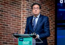 Tres millones de empleados públicos cobrarán en la nómina de agosto la subida del 0,5% pendiente | Economía