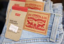 Levi Strauss cuadruplica su beneficio en el segundo trimestre “a pesar de los aranceles más altos” | Economía