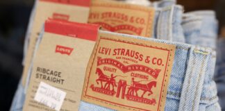 Levi Strauss cuadruplica su beneficio en el segundo trimestre “a pesar de los aranceles más altos” | Economía